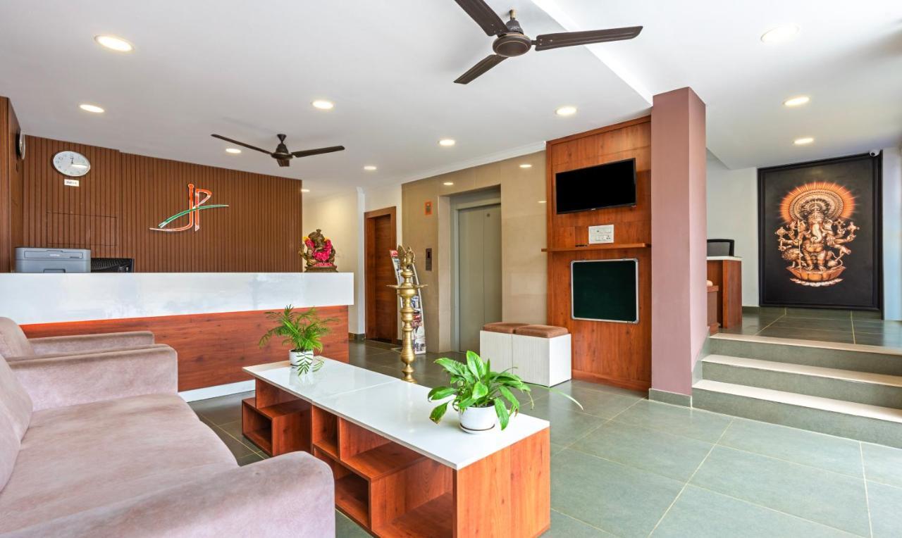 Hotel Treebo Jp Residency à Thiruvananthapuram Extérieur photo